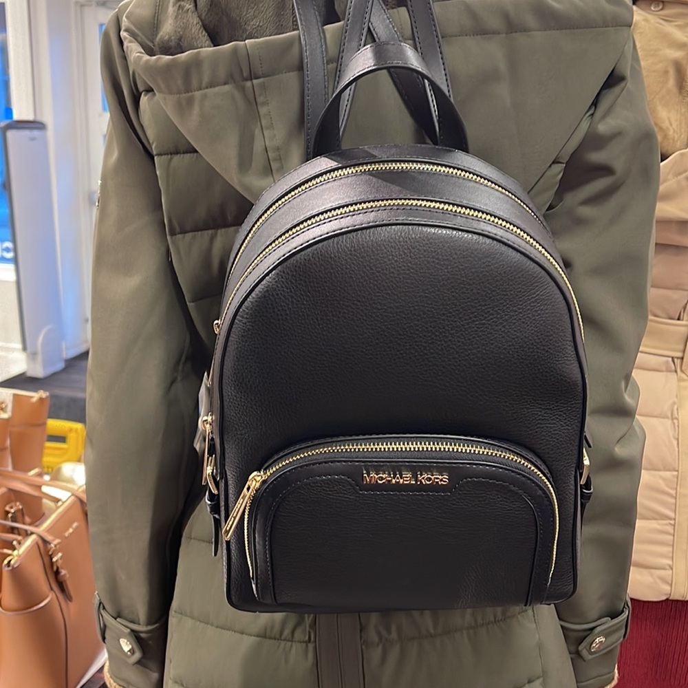 MICHAEL KORS Jaycee Medium zip pocket Pebbled Leather Backpack BLACK color